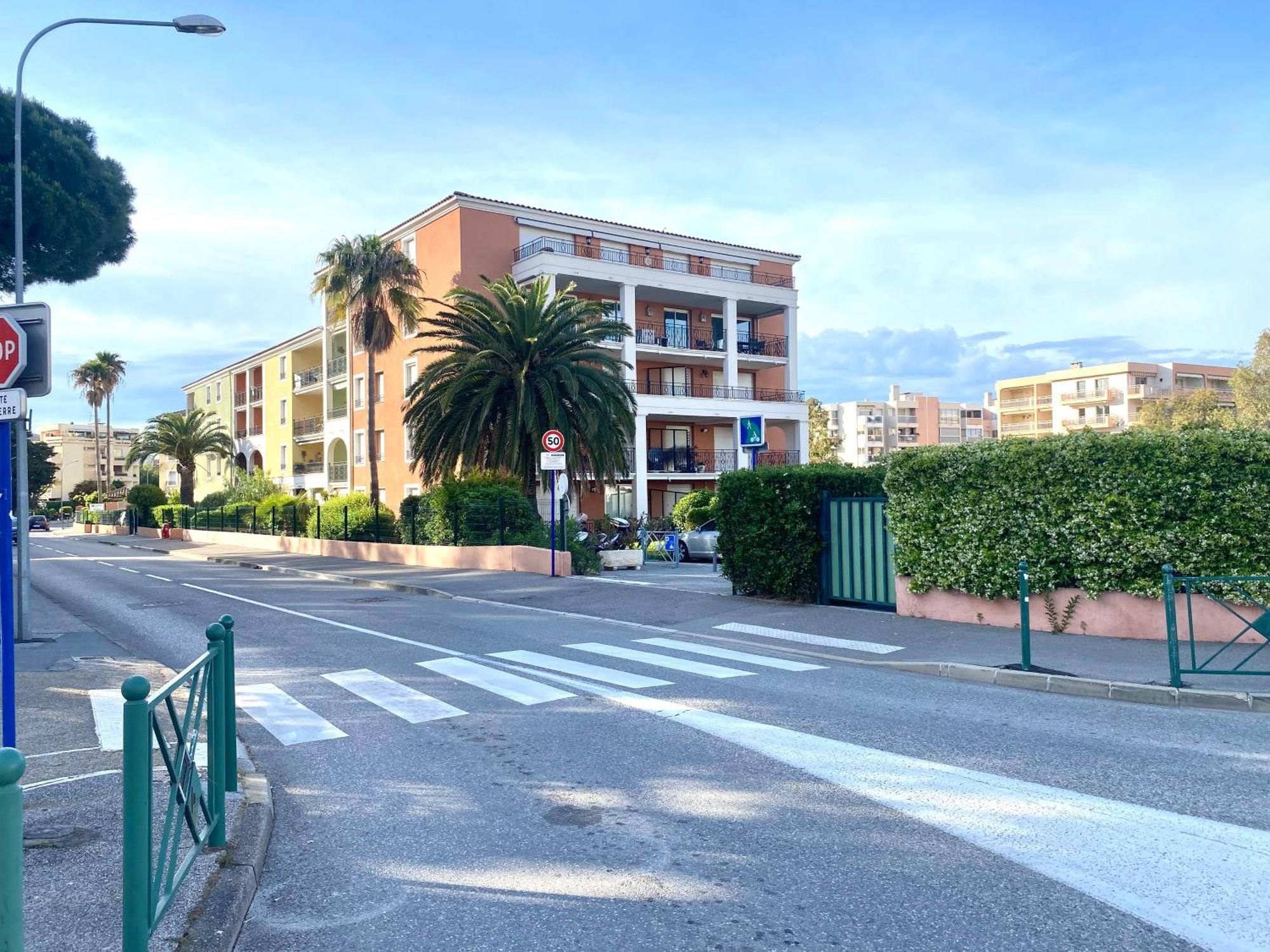 סן-מקסים Residence 4 Etoiles Port Marine מראה חיצוני תמונה